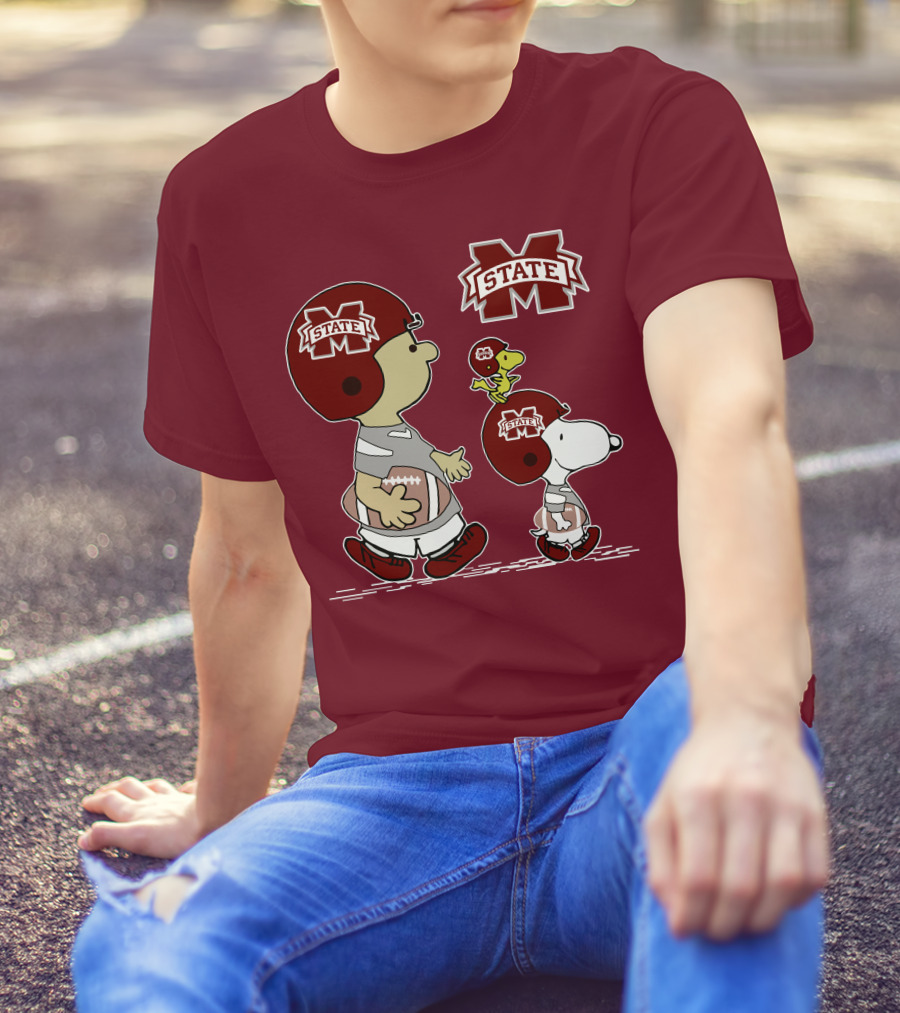 MS State Bulldogs Snoopy Woodstock Football Helmet Football Charlie Brown T-Shirt