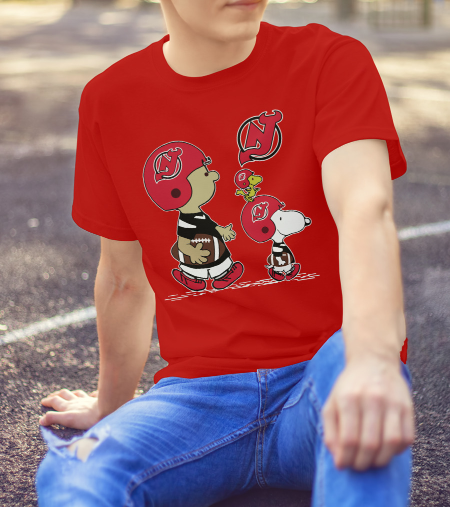 New Jersey Devils Snoopy And Woodstock Football Helmet T-Shirt