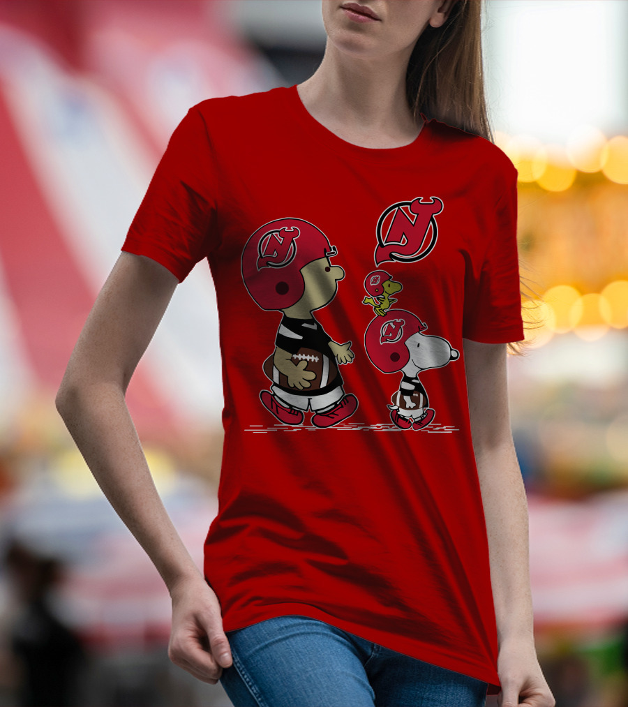 New Jersey Devils Snoopy And Woodstock Football Helmet T-Shirt