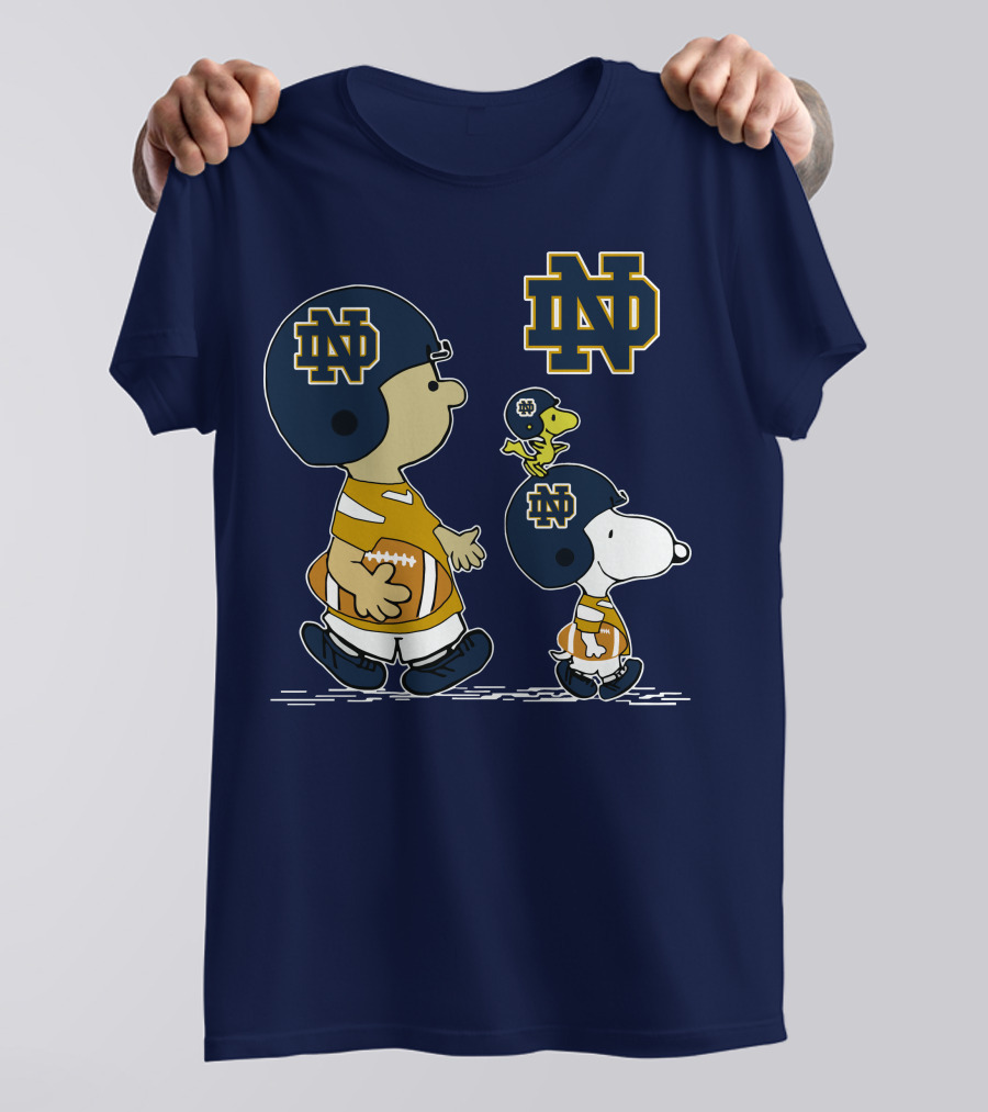Notre Dame Fighting Irish Peanuts Characters Football Fan Scene T-Shirt