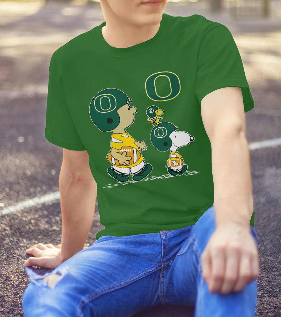 Oregon Ducks Snoopy Charlie Brown Woodstock Football Helmet Peanuts T-Shirt