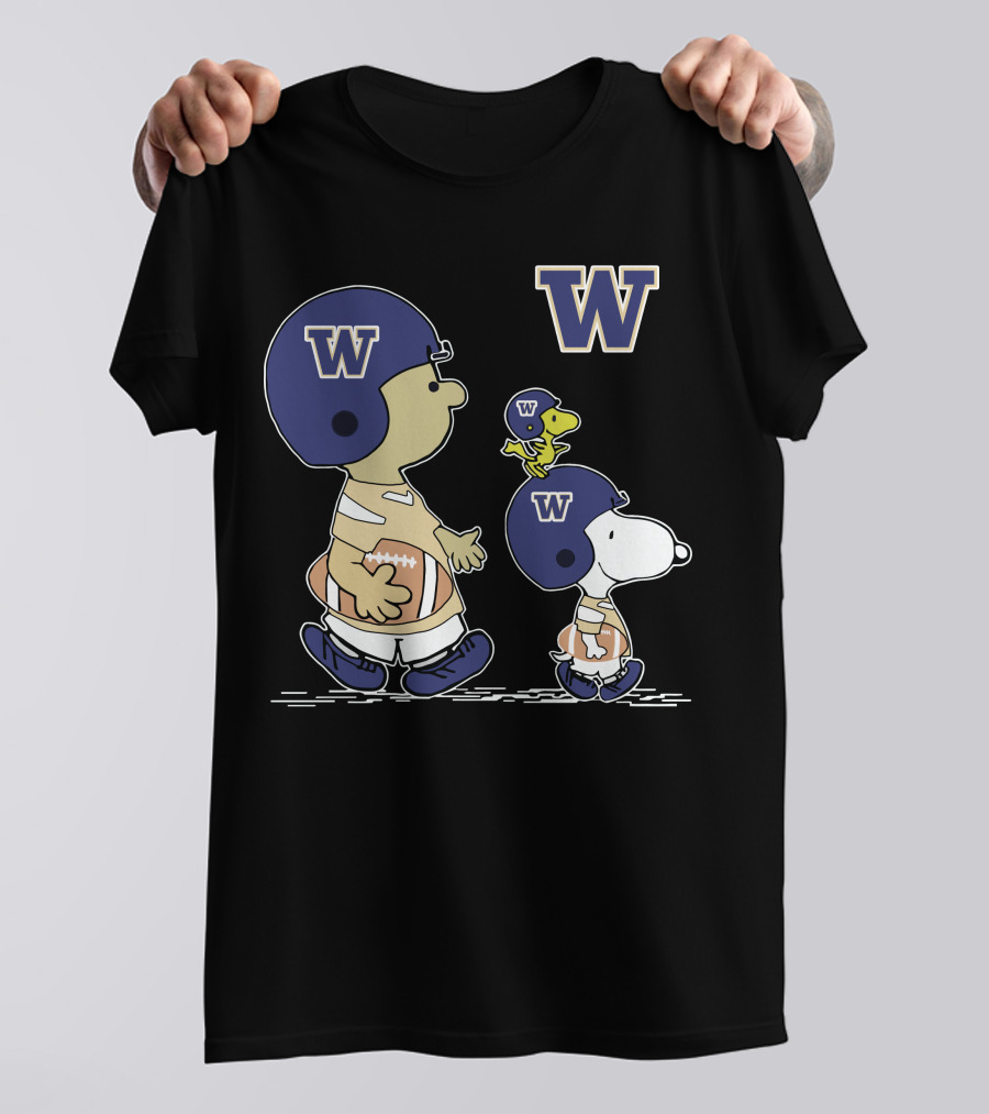 Washington Huskies Snoopy And Woodstock Football Team T-Shirt