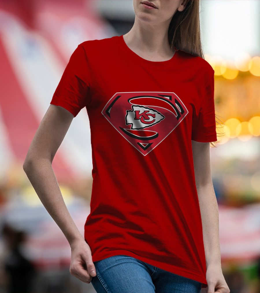 Kansas City Chiefs Superman Logo Badge T-Shirt