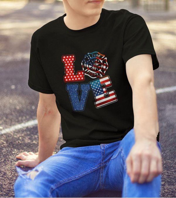 Love Firefighter Badge American Flag 4Th Of July T-Shirt