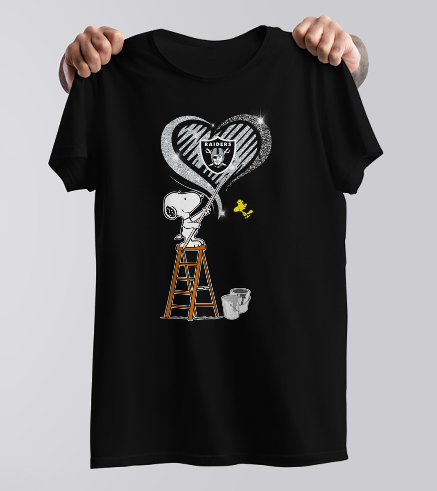 Snoopy Painting Heart Raiders 23 Oakland Raiders Football Nfl Peanuts Woodstock T-Shirt
