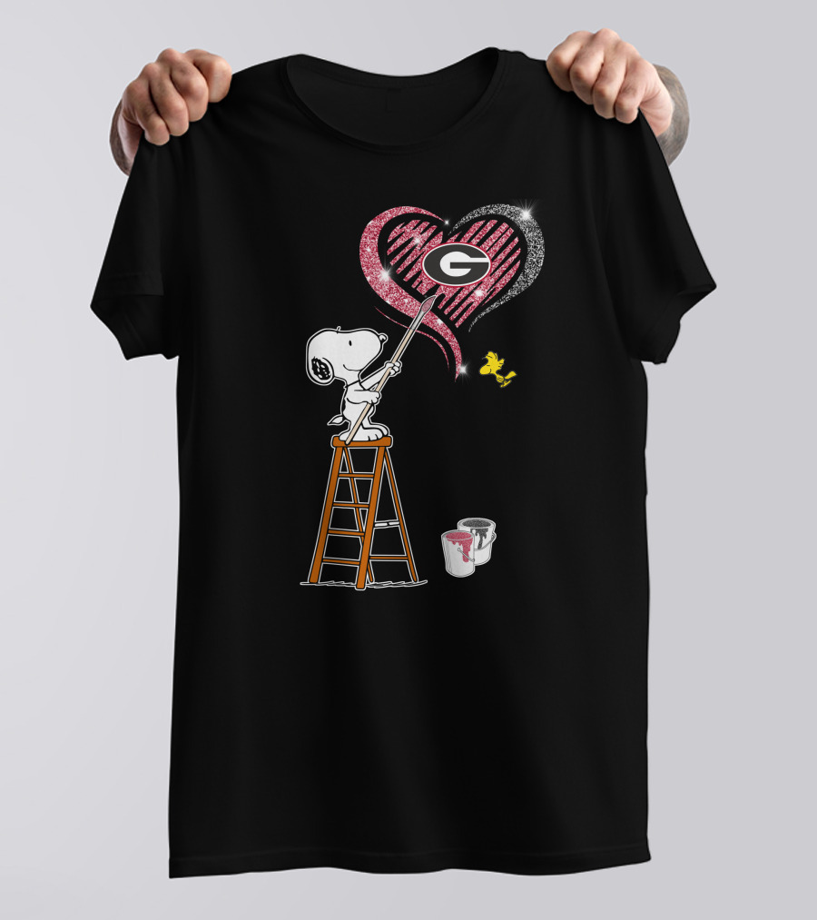 Snoopy Painting Georgia Bulldogs Heart With Woodstock On Ladder T-Shirt