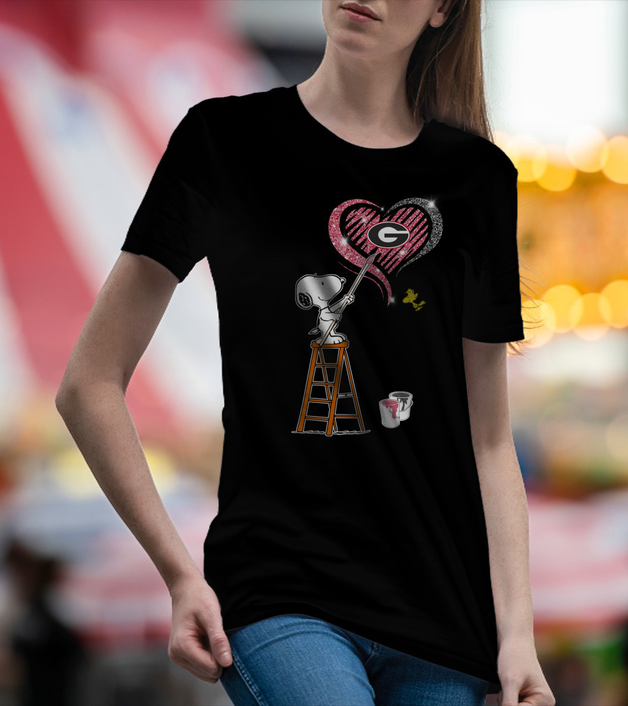 Snoopy Painting Georgia Bulldogs Heart With Woodstock On Ladder T-Shirt
