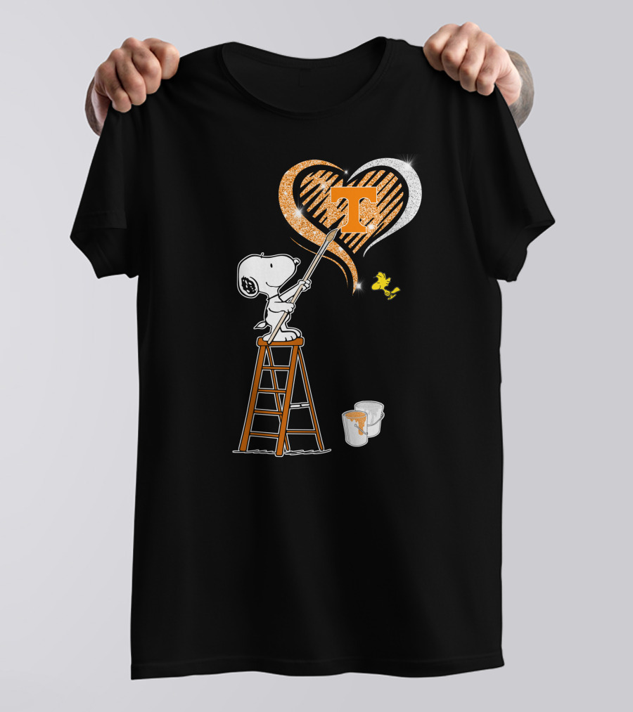 Snoopy Painting Tennessee Volunteers Heart With Woodstock T-Shirt