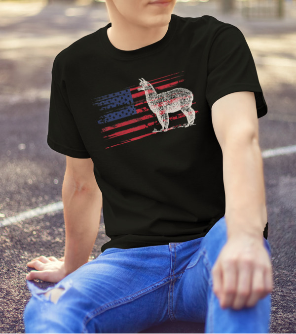 Alpaca Vicuna With US American Flag In Rustic T-Shirt