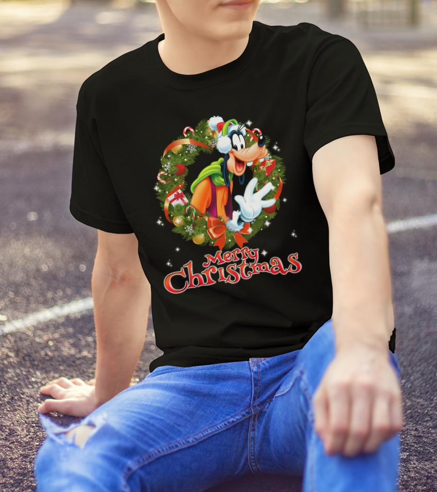 Merry Christmas Goofy Wreath Holiday Celebration T-Shirt