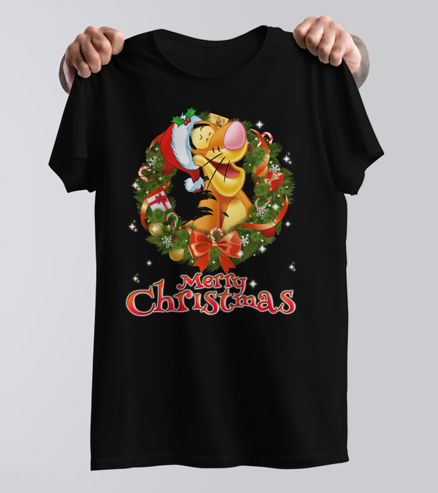 Tigger Merry Christmas Wreath Santa Hat T-Shirt