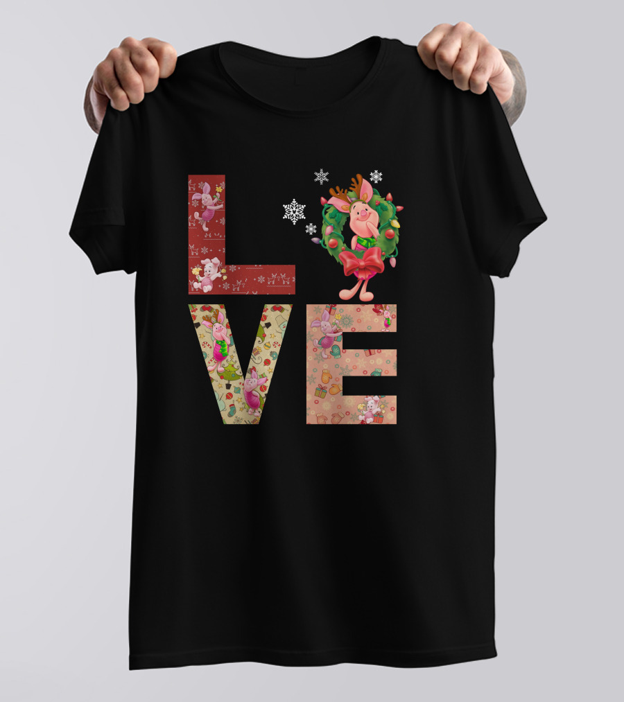 Love Christmas Piglet Reindeer Wreath Fun Snowflakes T-Shirt
