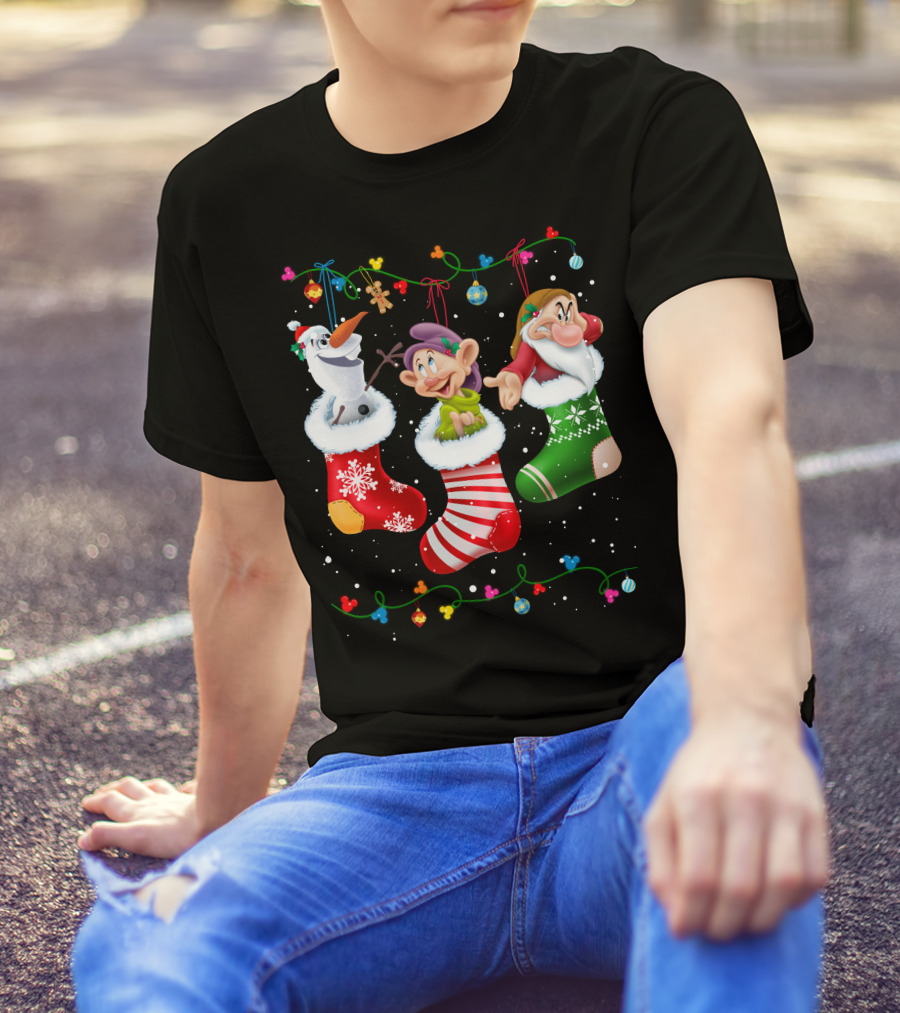 Olaf Dopey Grumpy Christmas Stockings Snowflake Garland T-Shirt
