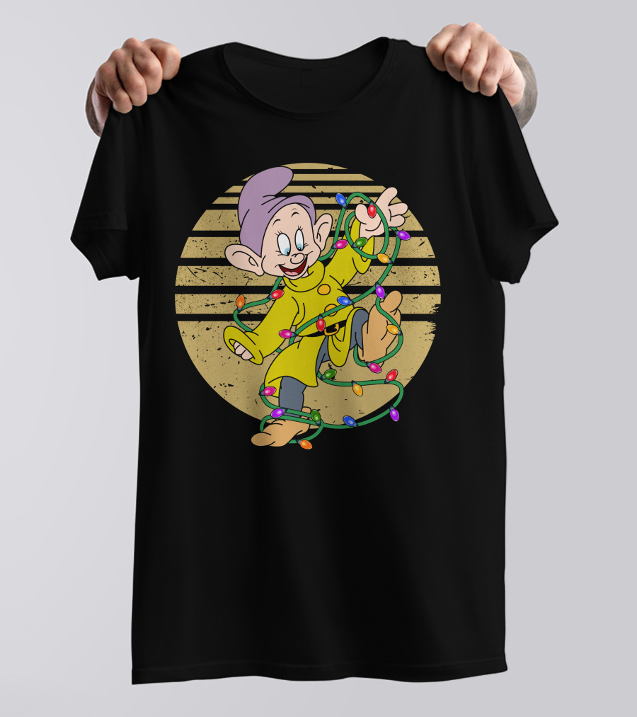 Dopey Wrapped In Christmas Lights Vintage Circle T-Shirt