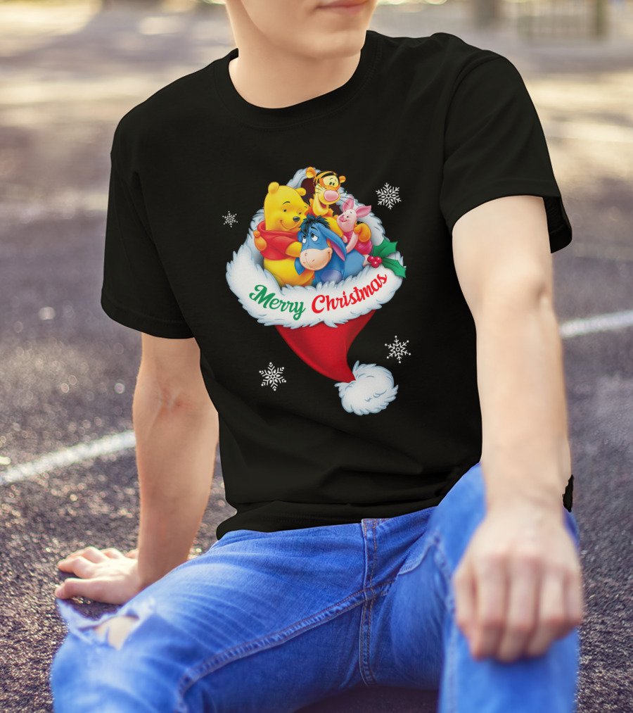 Winnie The Pooh Merry Christmas Santa Hat Snowflakes T-Shirt