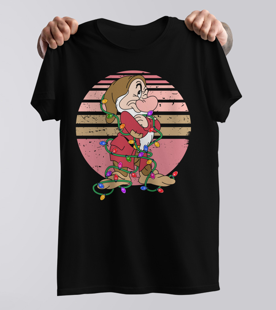 Grumpy Dwarf Wrapped In Christmas Lights Retro Sunset Style T-Shirt