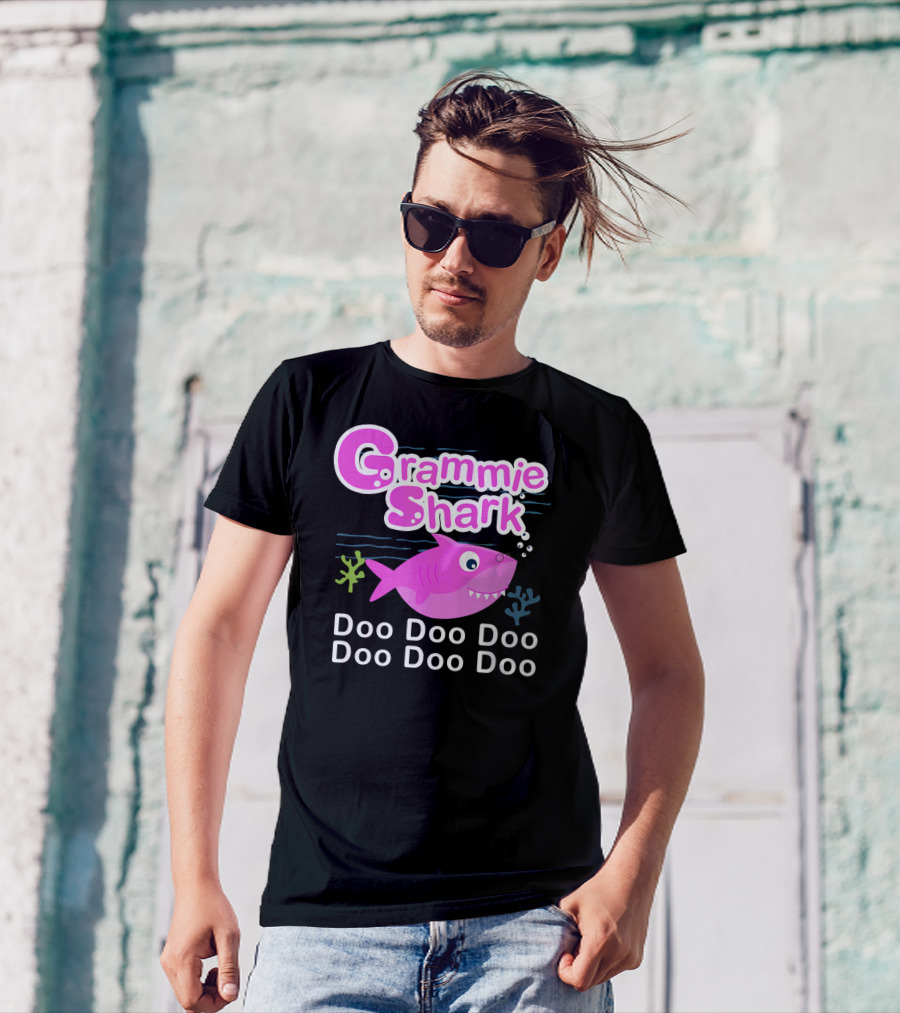 Grammie Shark Doo Doo Doo Cute Grandma Fish T-Shirt