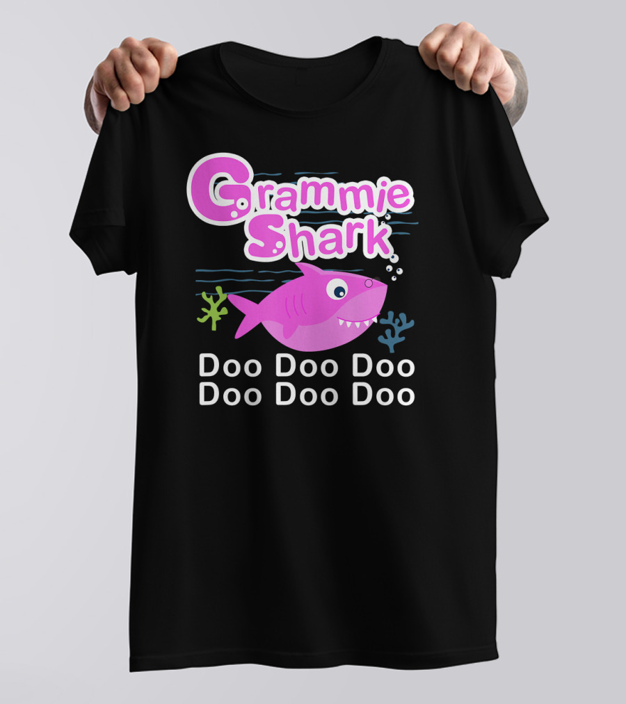 Grammie Shark Doo Doo Doo Cute Grandma Fish T-Shirt