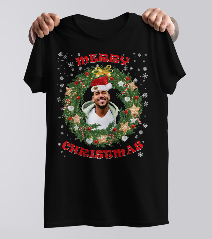 Merry Christmas Romeo Santos Santa Hat Wreath T-Shirt