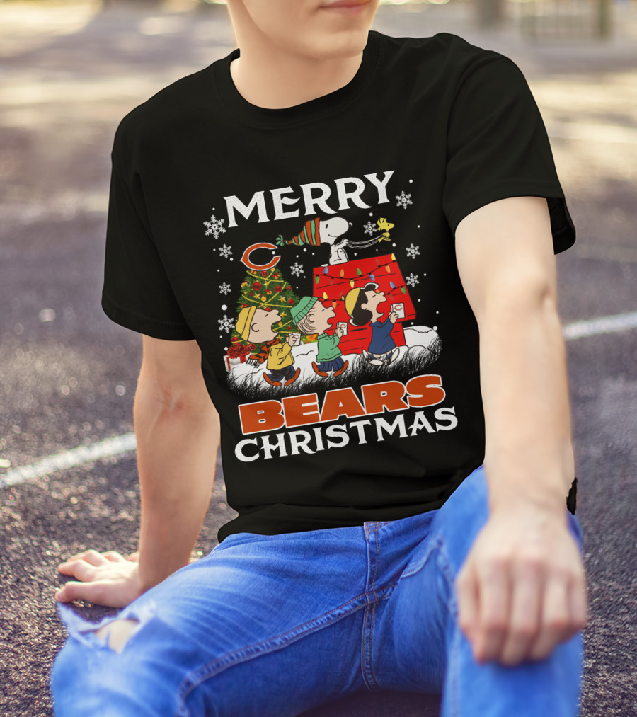 Chicago Bears Snoopy Merry Christmas Peanuts Holiday T-Shirt