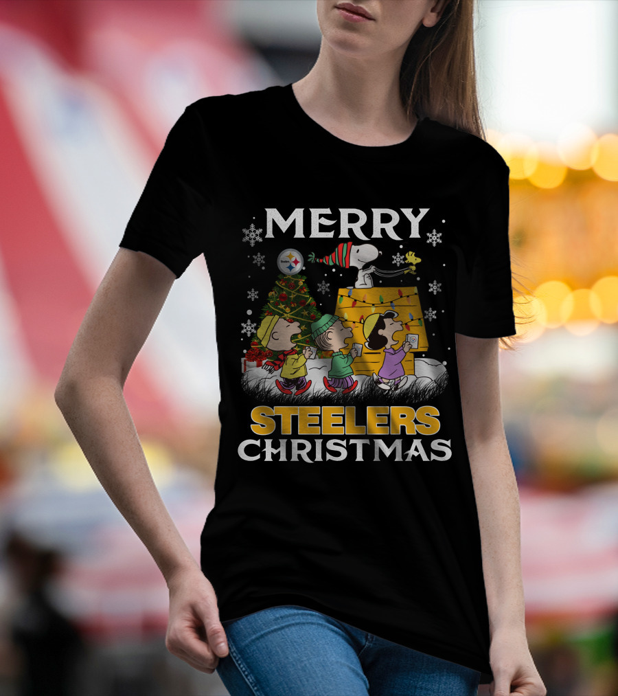Merry Christmas Steelers Snoopy Peanuts Characters Weihnachten T-Shirt
