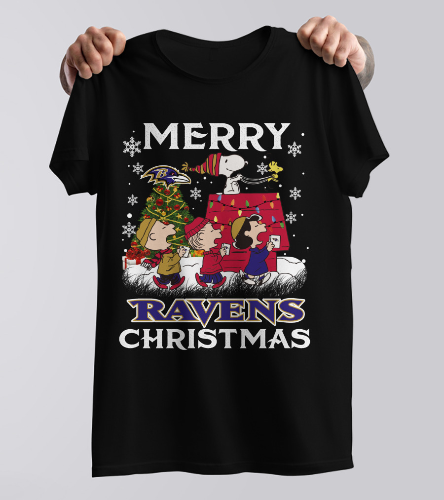 Baltimore Ravens Snoopy Merry Christmas Peanuts Lucy Linus Woodstock T-Shirt