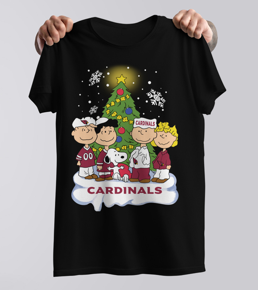 Snoopy Cardinals Christmas Peanuts Gang T-Shirt