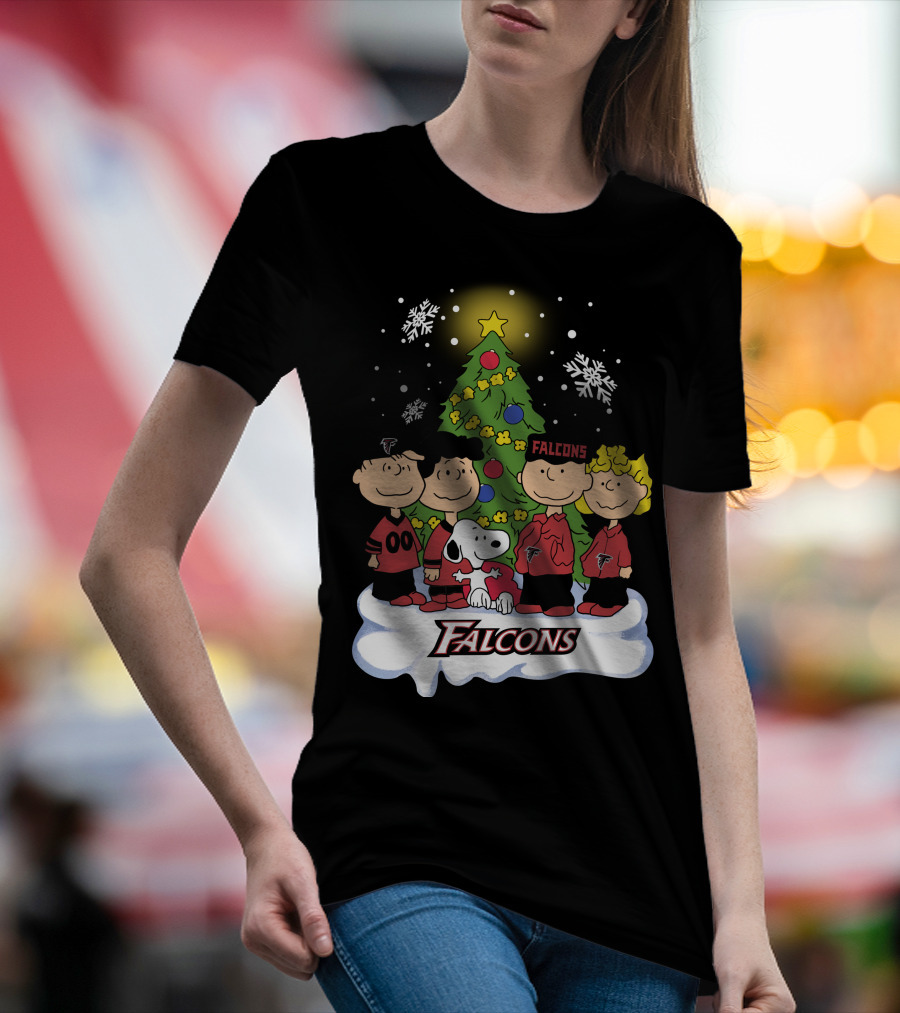 Snoopy Atlanta Falcons Christmas Peanuts Characters Snowflakes Tree T-Shirt