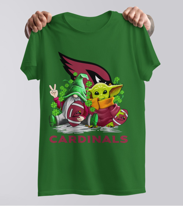 Arizona Cardinals Football Patrick's Day Gnome And Baby Alien With Shamrocks T-Shirt