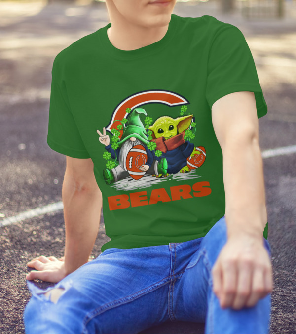 Chicago Bears St. Patrick's Day Football Gnome And Baby Alien T-Shirt