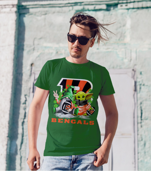 Cincinnati Bengals St. Patrick's Day Gnome And Baby Yoda Football T-Shirt