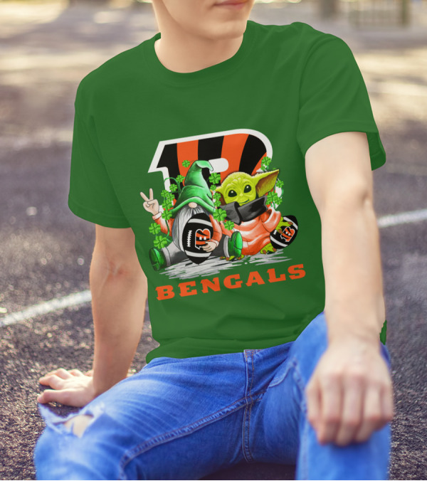 Cincinnati Bengals St. Patrick's Day Gnome And Baby Yoda Football T-Shirt