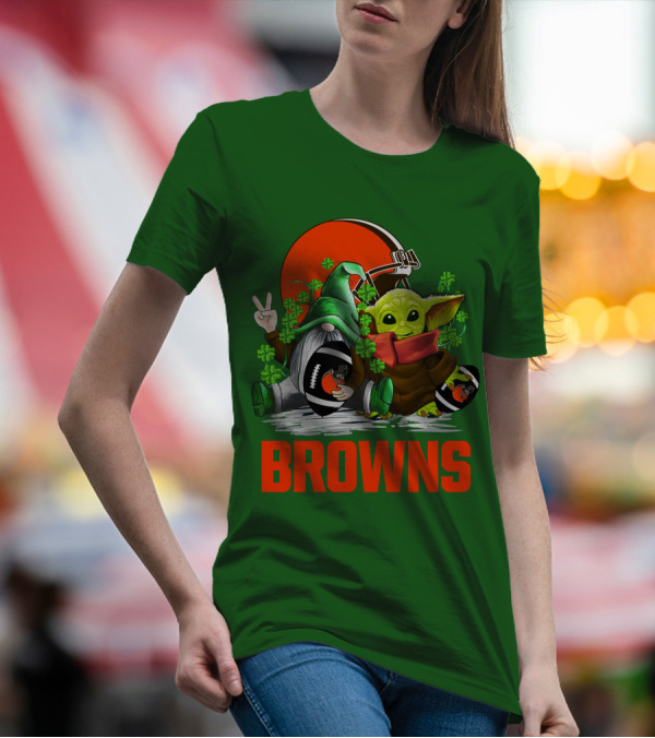 Cleveland Browns Football St. Patrick's Day Gnome And Baby Yoda T-Shirt
