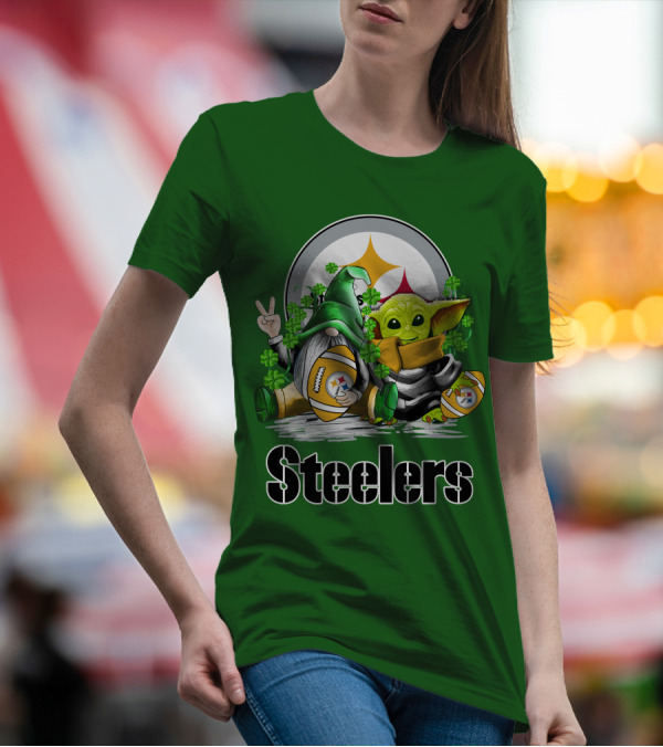 Steelers St. Patrick's Day Football Gnome And Baby Yoda With Shamrocks T-Shirt
