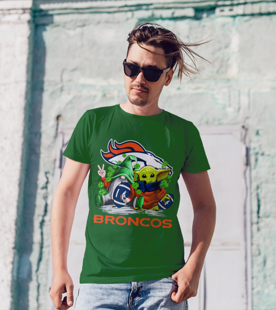 Denver Broncos Football St. Patrick’s Day Gnome And Green Alien With Shamrocks T-Shirt