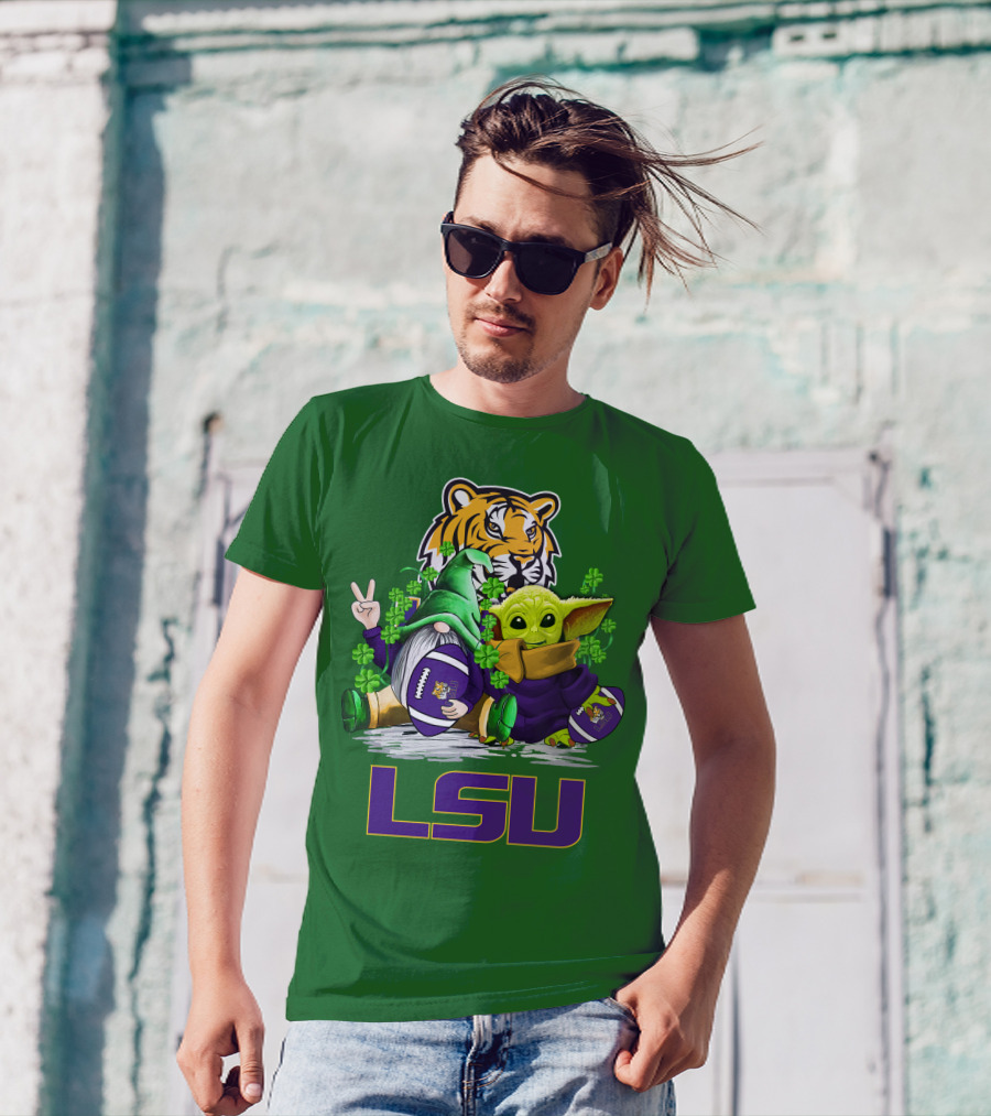 LSU Tigers Football St. Patrick's Day Gnome And Baby Alien With Shamrocks T-Shirt