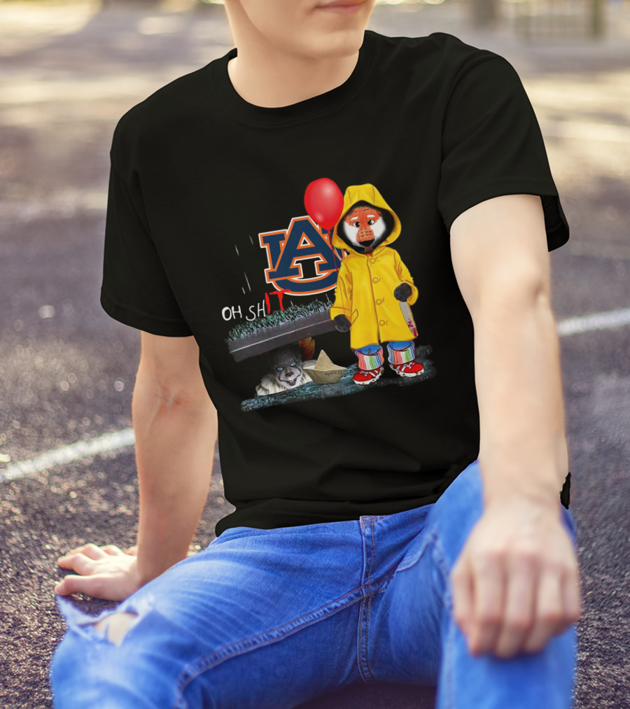 Auburn Tigers IT Parody Pennywise Raincoat Red Balloon Horror Crossover T-Shirt