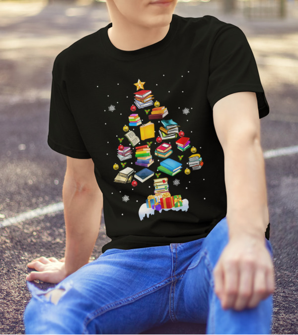 Christmas Library Tree Books Snowflakes Gifts Libraria T-Shirt