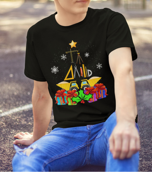 Crane Construction Engineer Christmas Tree With Snowflakes And Gift Boxes T-Shirt