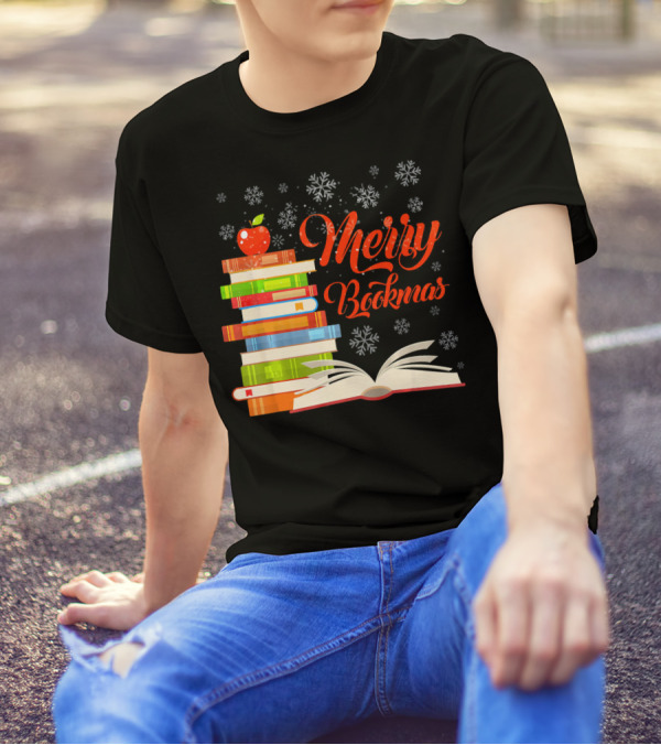 Merry Bookmas Christmas Reading With Snowflakes And Apple On Books T-Shirt