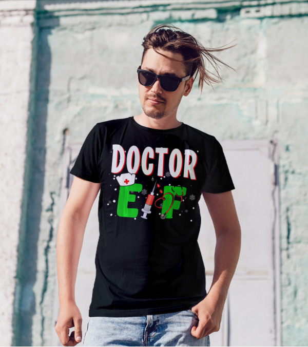 Doctor Elf Funny Christmas Matching Group Stethoscope Syringe Holiday Snowflakes T-Shirt