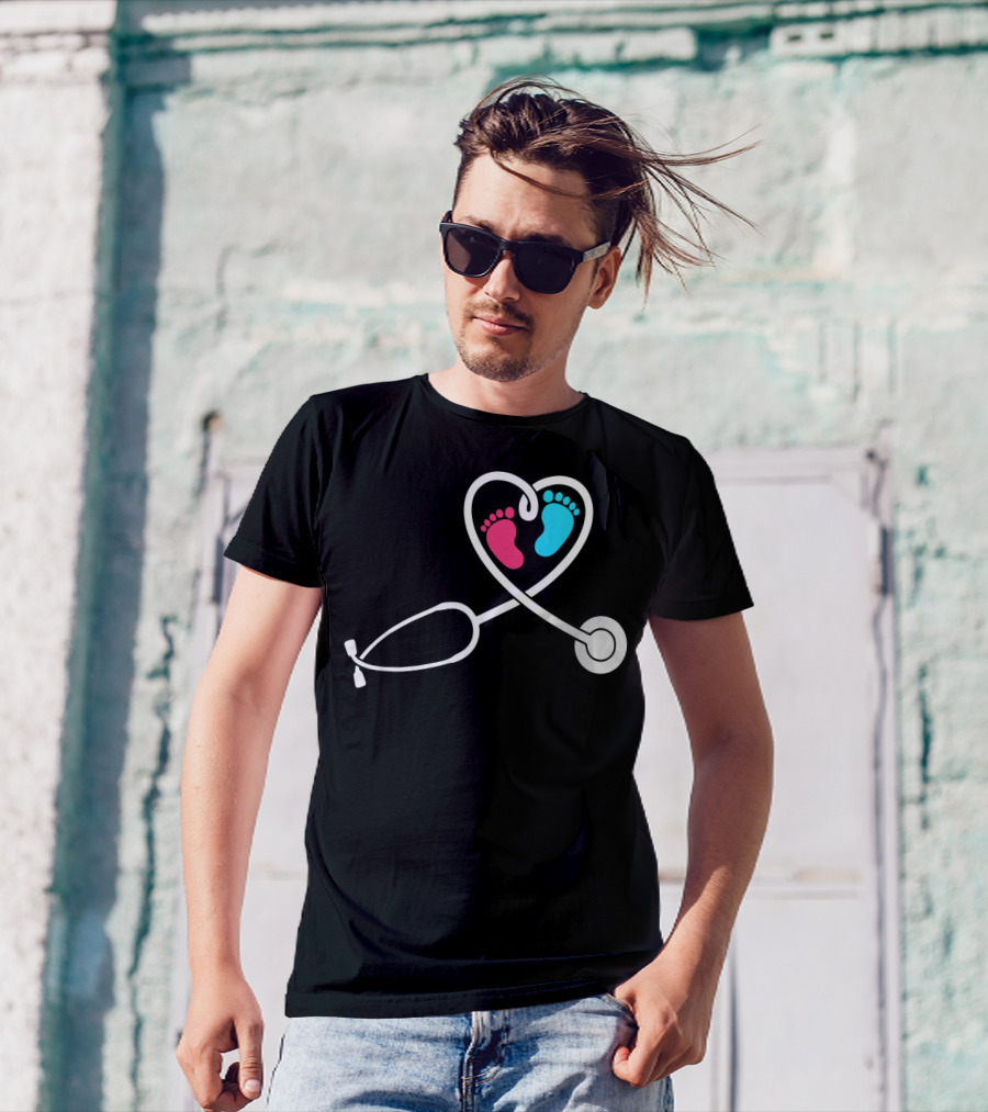 Cute Baby Feet And Heart Stethoscope Nursing Doctor T-Shirt