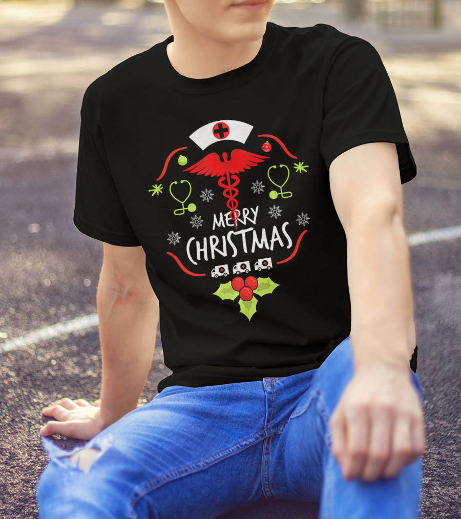 Merry Christmas Nurse Doctor Caduceus Stethoscope Ambulance Holly T-Shirt
