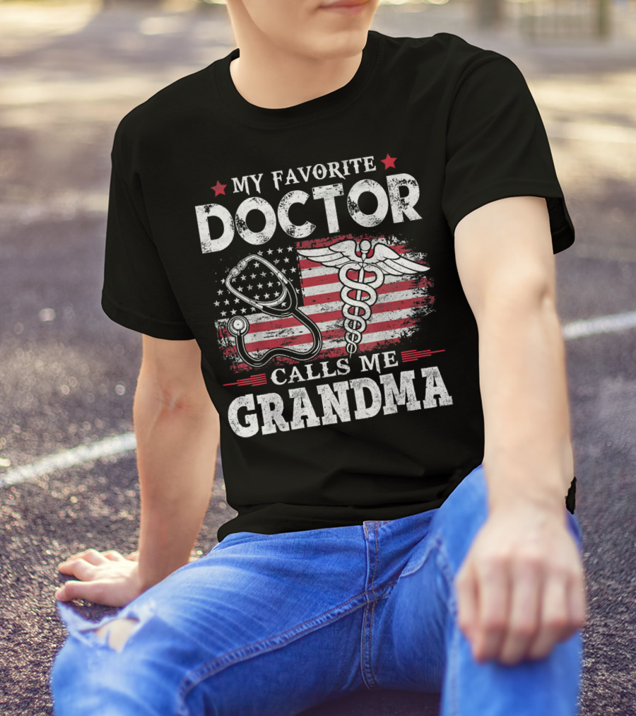 Mens My Favorite Doctor Calls Me Grandma Caduceus American Flag Stethoscope T-Shirt