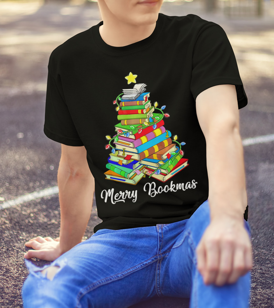 Merry Bookmas Books Christmas Tree Reading Lights T-Shirt