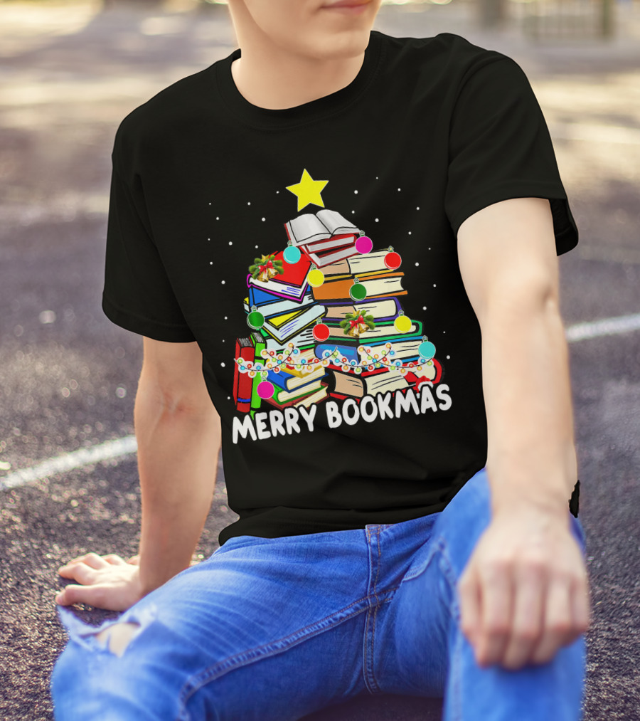 Merry Bookmas Christmas Book Tree With Stars And Ornaments T-Shirt