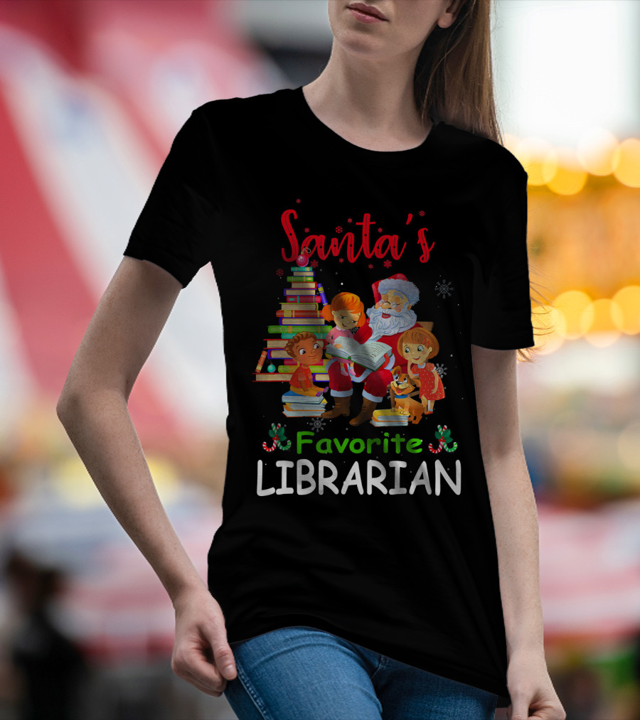 Santa's Favorite Librarian Christmas Book Tree With Kids And Dog T-Shirt