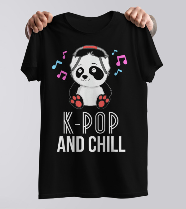 K-Pop And Chill Panda Listening To Music With Colorful Notes T-Shirt