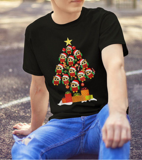 Owl Santa Hat Christmas Tree Star Holiday Gifts T-Shirt