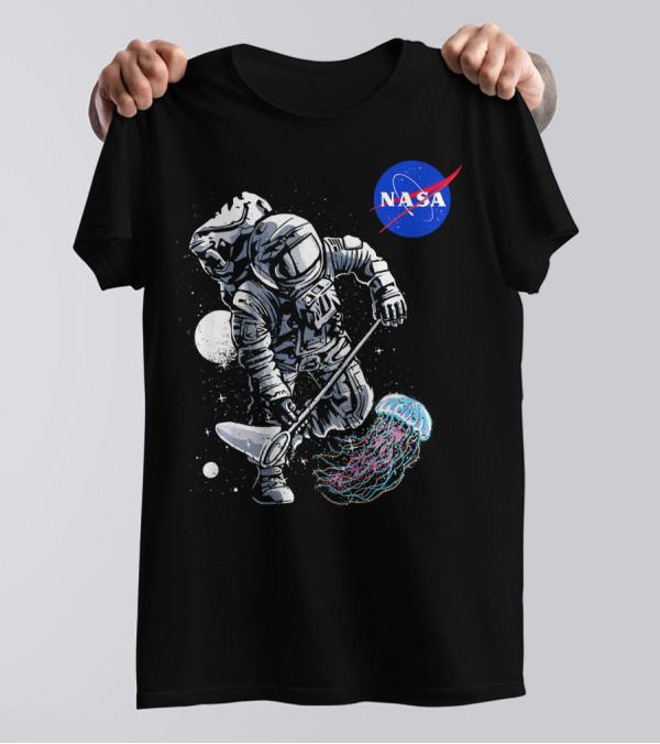 NASA Astronaut Catching Jellyfish In Space T-Shirt